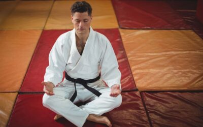 La importancia de la meditación y el control mental en las artes marciales